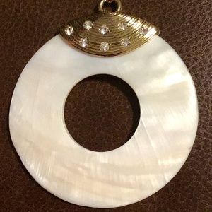 NWOT,27” Necklace3”extender,resin and crystals, ivory in color REAL COLLECTIBLES